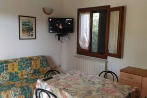 Appartement, 2 chambres | Coin séjour