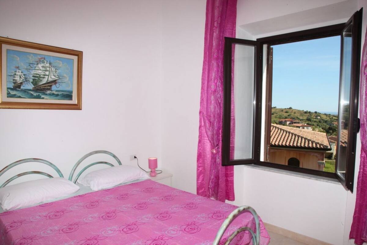 1 Schlafzimmer, individuell dekoriert, individuell eingerichtet