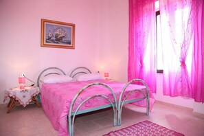 1 Schlafzimmer, individuell dekoriert, individuell eingerichtet