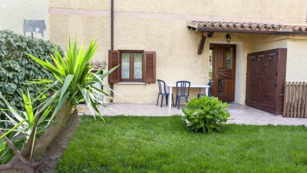 Unclassified image, 1 of 17, button - Le Due Colonne House (San Teodoro)
