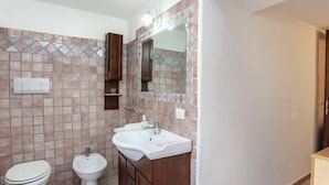 Unclassified image, 5 of 17, button - Le Due Colonne House (San Teodoro)