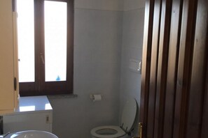 Bathroom - Garden House (San Teodoro)