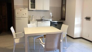 Apartament, 3 dormitoris | Cuina privada