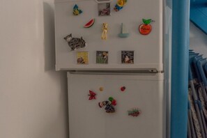 Apartment, 1 Bedroom | Shared kitchen