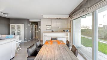 Apartment, 2 Bedrooms | Free WiFi