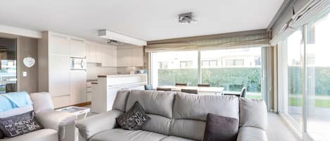 Apartment, 2 Bedrooms | Free WiFi