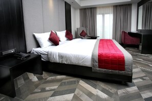 Meja kerja, kedap suara, dan Wi-Fi gratis