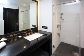 Buồng tắm vòi sen 