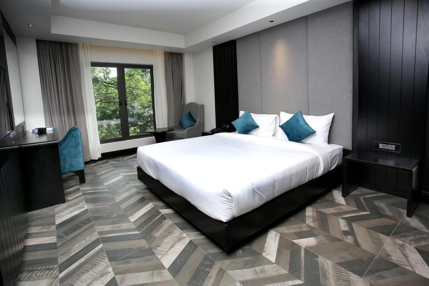 办公桌、隔音、免费 WiFi