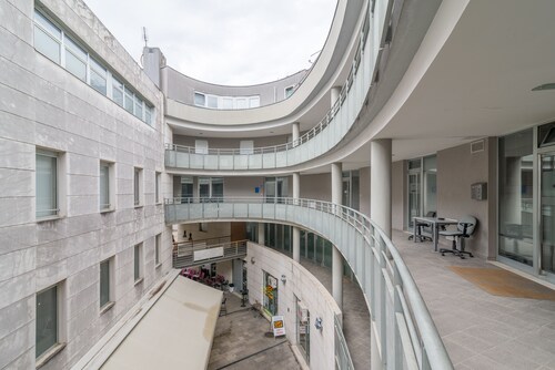 Luxurious Suites Elegance