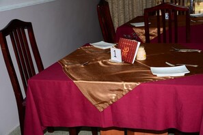 Breakfast, lunch and dinner served - Marvel Hotel  Suites (Abuja)