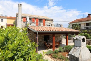 Outdoor dining - House Plisic (35528-K1) - Silo - island Krk (Silo - island Krk)