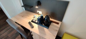 Hypo-allergenic bedding, desk, blackout curtains, free WiFi - Hotel Goldene Traube (Guenzburg)