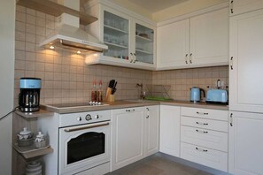 Fridge, coffee/tea maker, cookware/dishes/utensils, dining tables - Apartment Soline Cove (49851-A1) (Soline - island Krk)