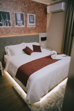 Superior Double or Twin Room, 1 King Bed, Non Smoking, City View (Scacchiere Superior) | 1 bedroom, Frette Italian sheets, premium bedding, down duvets - B&B Dei Segreti (Rose)