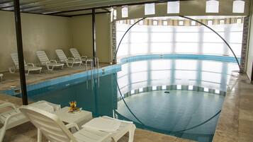 2 indoor pools, outdoor pool