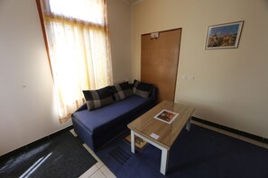 Classic Apartment, Hill View | Living area