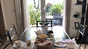 Comfort Room, Garden View | Living area - Le Clos de Saint Esprit Ocre en Provence (Draguignan)
