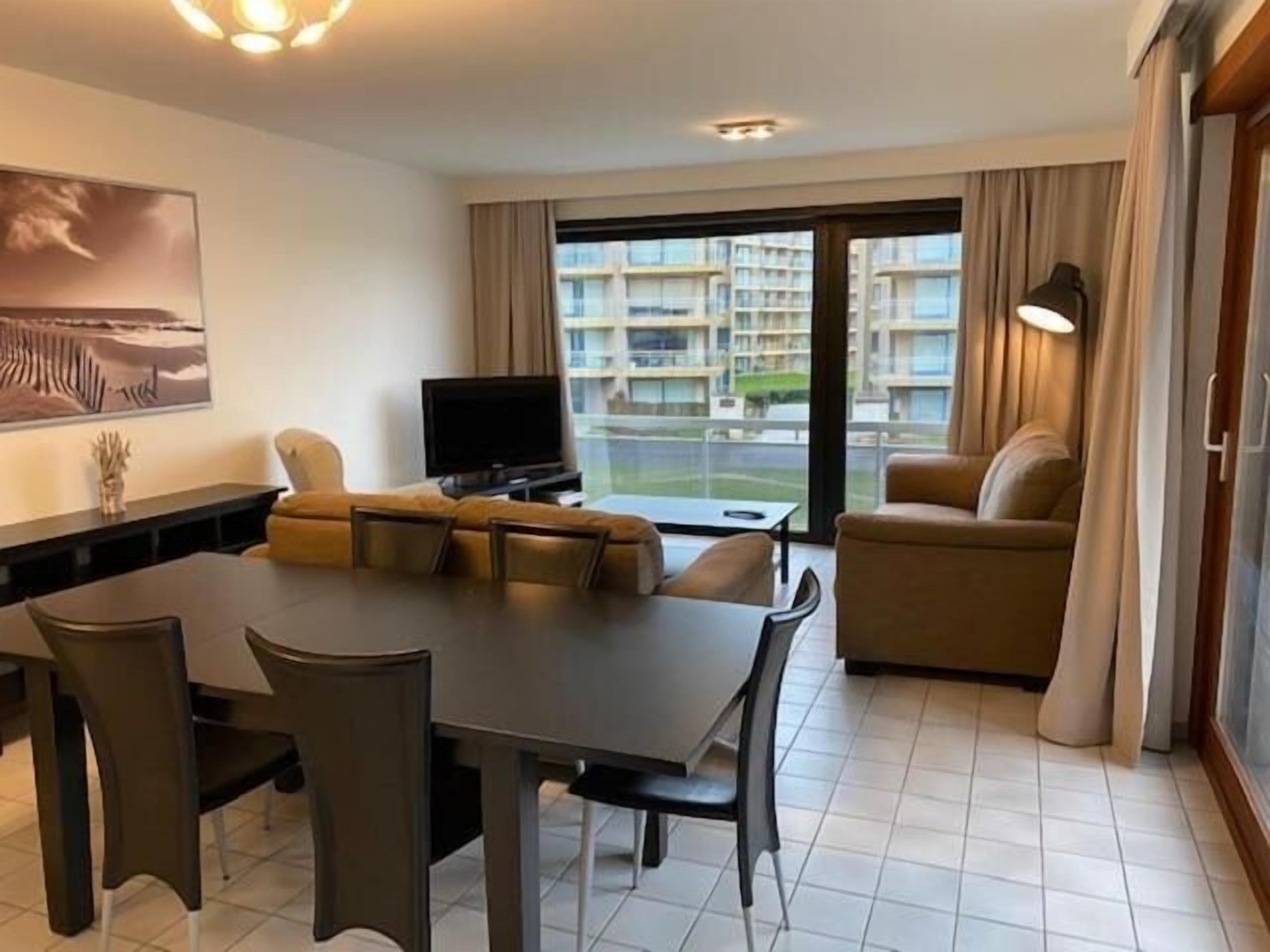 Apartment, 3 Bedrooms | Private kitchen | Fridge, microwave, oven, stovetop