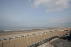Nær stranden