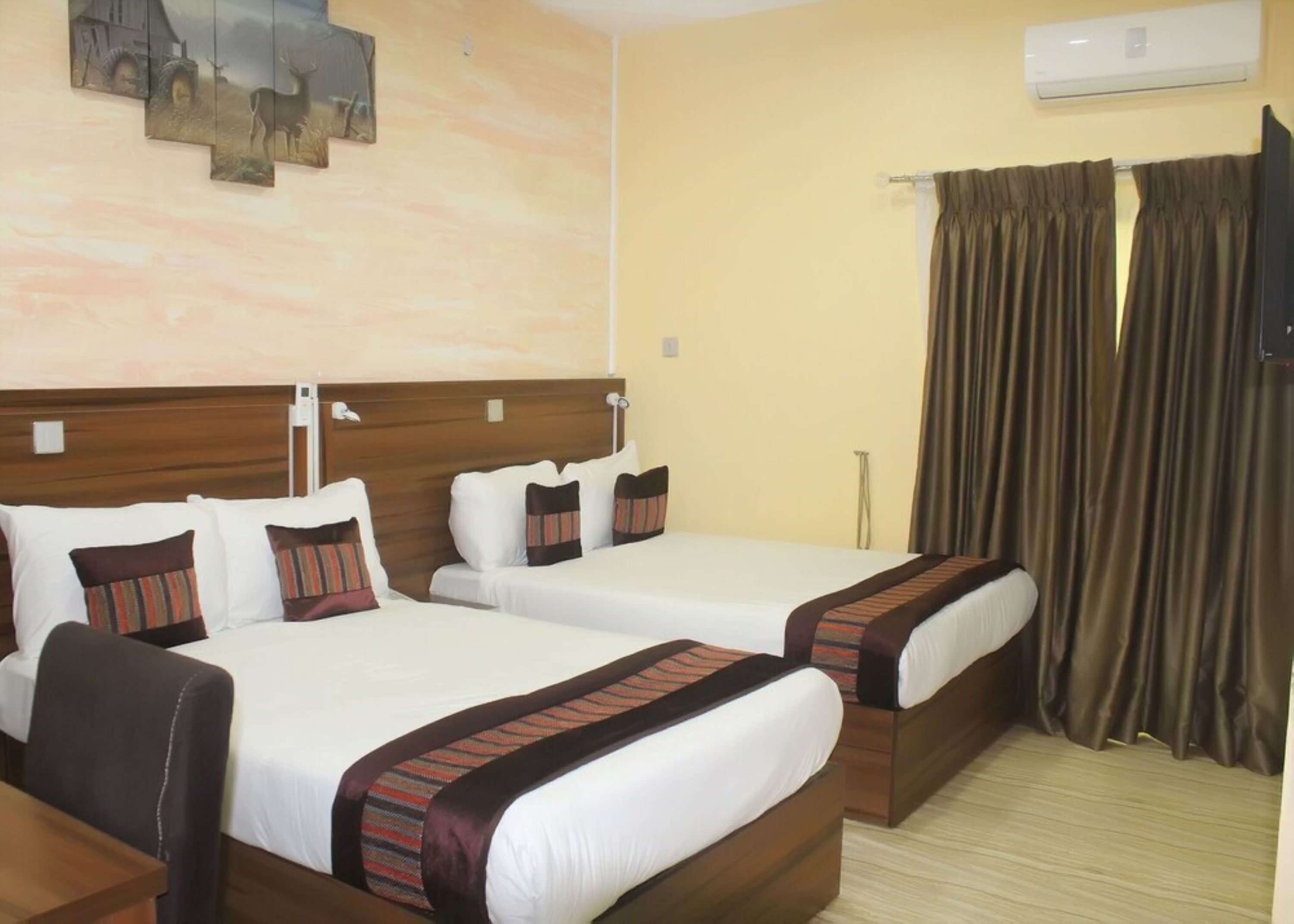 Individually furnished, desk, free WiFi, bed sheets