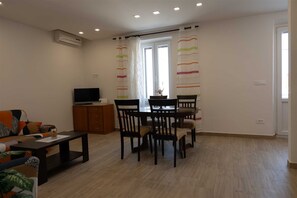 Dining - Apartment Bogovic in Šilo (Silo - island Krk)