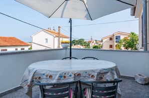 Outdoor dining - Apartment Bogovic in Šilo (Silo - island Krk)