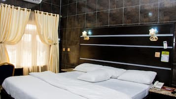 Standard Room | Desk, laptop workspace, blackout curtains, free WiFi