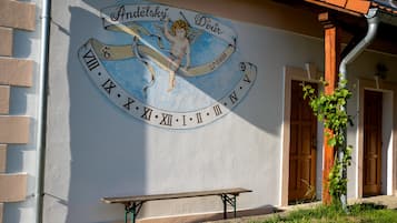 Vista frontal de la propiedad