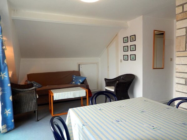 Apartment, 1 Bedroom | Living area