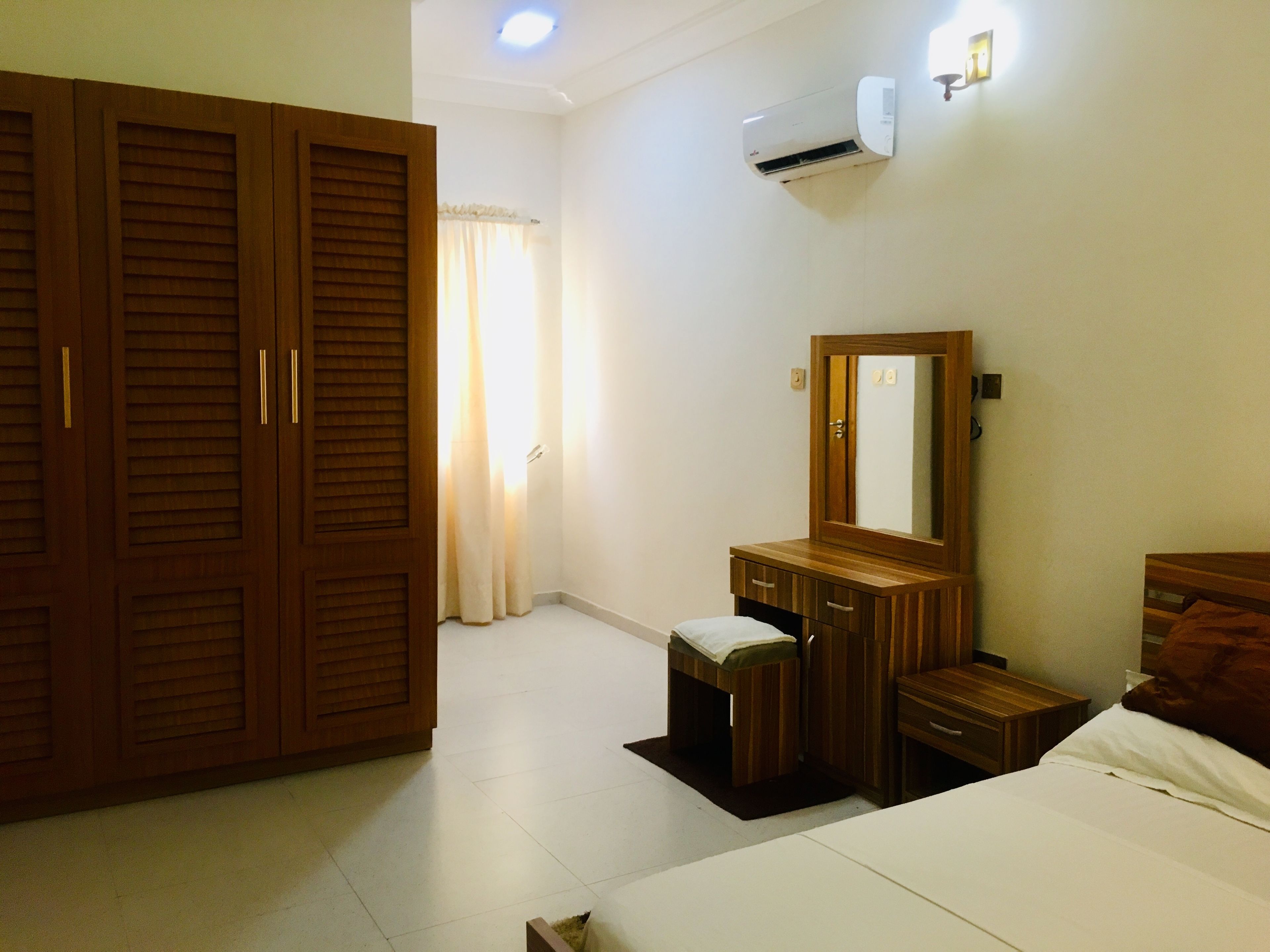 Apartment | In-room safe, desk, laptop workspace, iron/ironing board