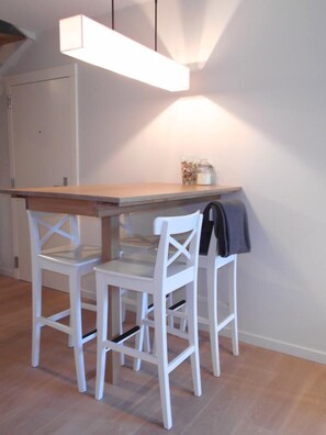 Appartement | Repas dans la chambre