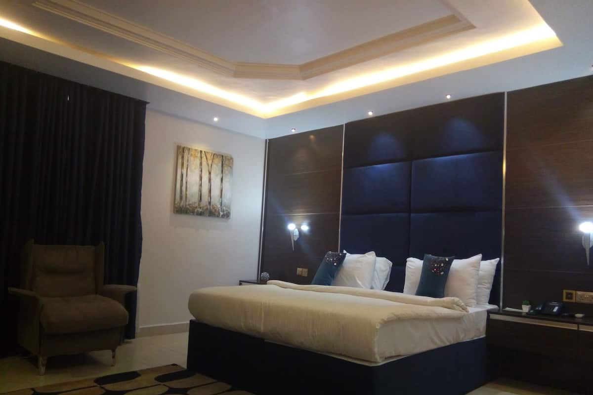 Quarto executivo | Escrivaninha, Wi-Fi de cortesia, roupa de cama
