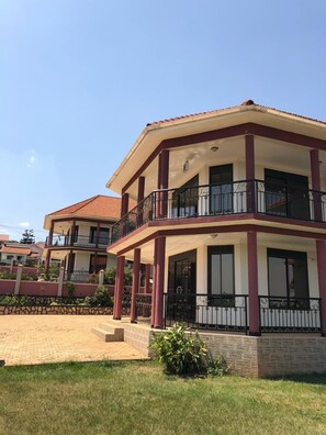 Esterni