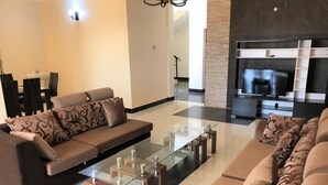 Unclassified image, 3 of 28, button - Marina Lake View Apartments (Jinja)