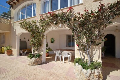 Loeley holiday home with private pool