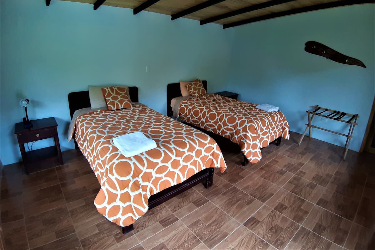 Laptop workspace, soundproofing, WiFi (free), bed sheets