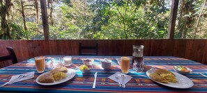 Kaffee und/oder Kaffeemaschine