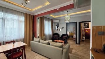 Appartement, 2 chambres, balcon | Coin séjour