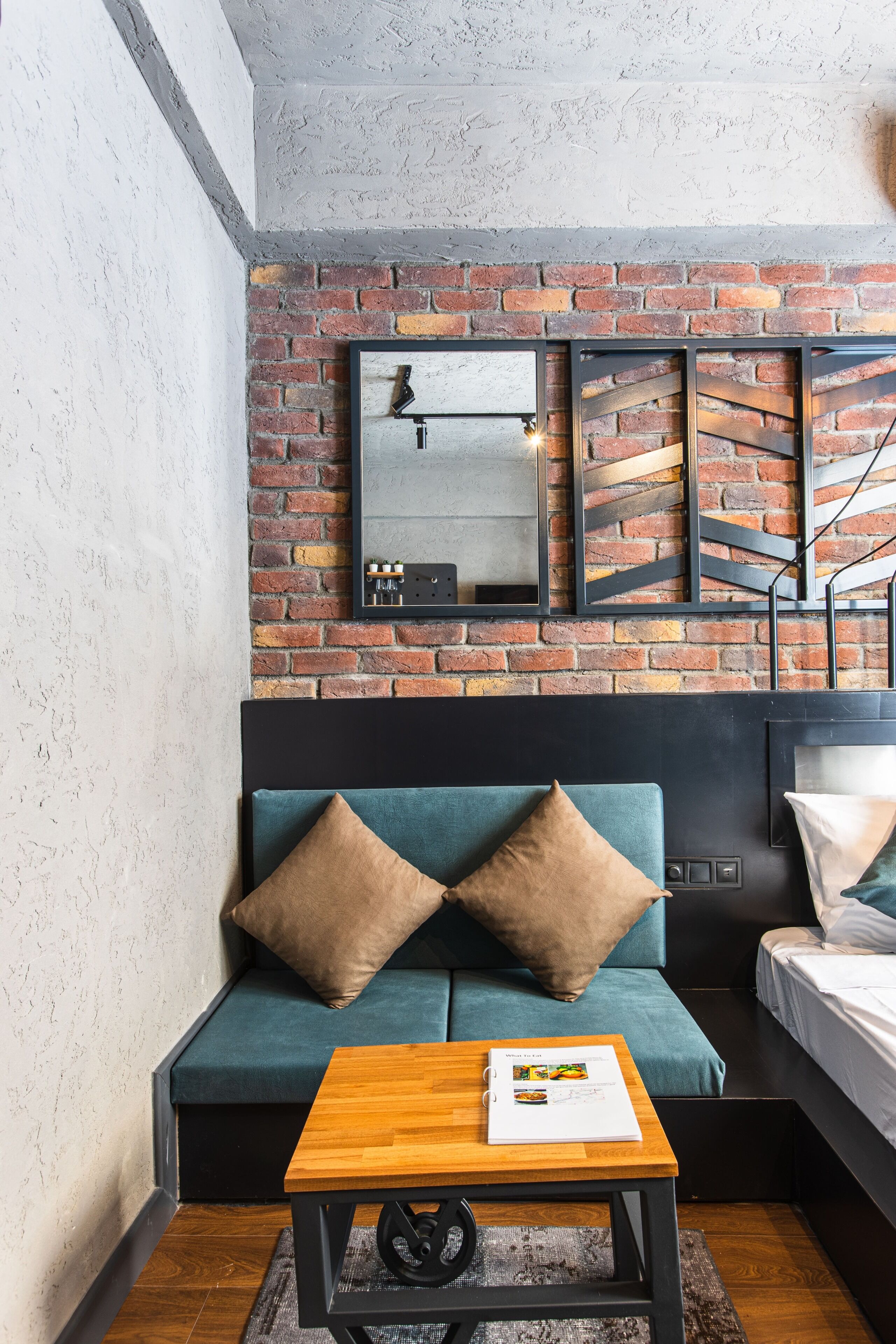 Standard Studio | In-room safe, individually decorated, laptop workspace, free WiFi