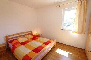 1 bedroom, free WiFi, bed sheets