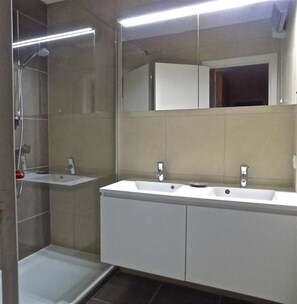 Apartment, 3 Schlafzimmer | Badezimmer