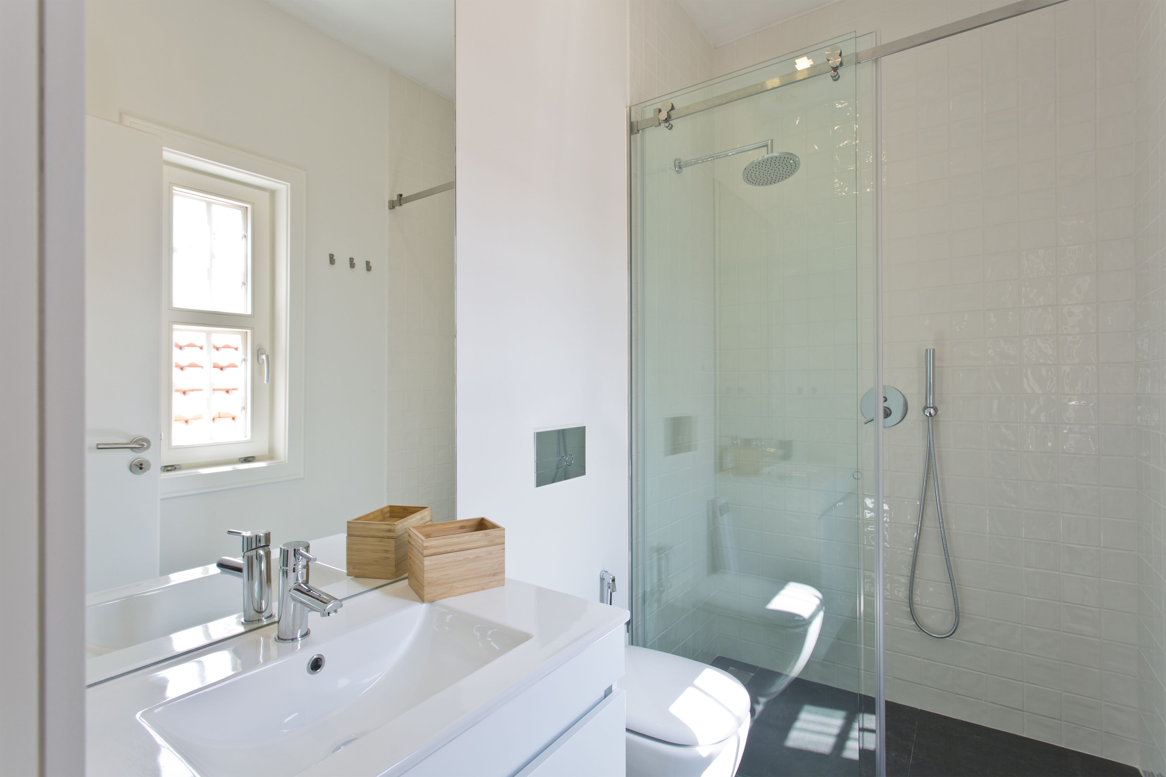 Apartment, 2 Bedrooms (6 people) | Bathroom | Shower, hair dryer, towels, soap