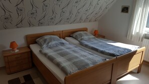 Basic Apartment, 1 Bedroom (incl. cleaning fee 12 EUR) | 1 bedroom, desk, free WiFi, bed sheets - Ferienwohnung Strudthoff (Ganderkesee)