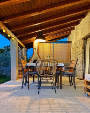 Outdoor dining - House Luni (39072-K1) - Silo - island Krk (Silo - island Krk)