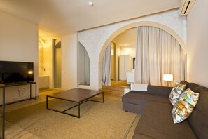 Deluxe Apartment, 2 Bedrooms | Living area | LED TV - RVA Gustavo Eiffel Apartments (Porto)