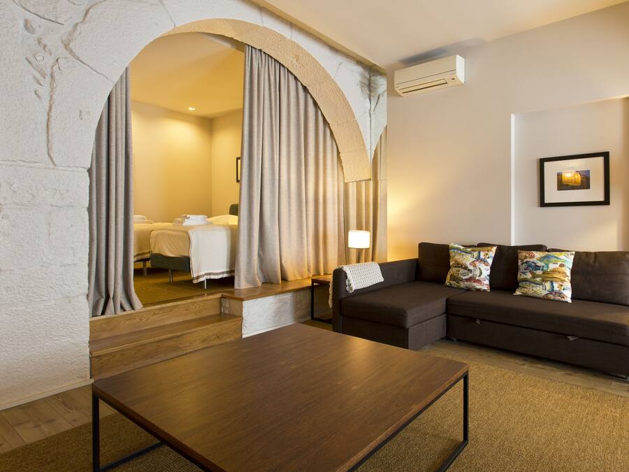 Apartemen Deluks, 2 kamar tidur | Area keluarga | TV LED