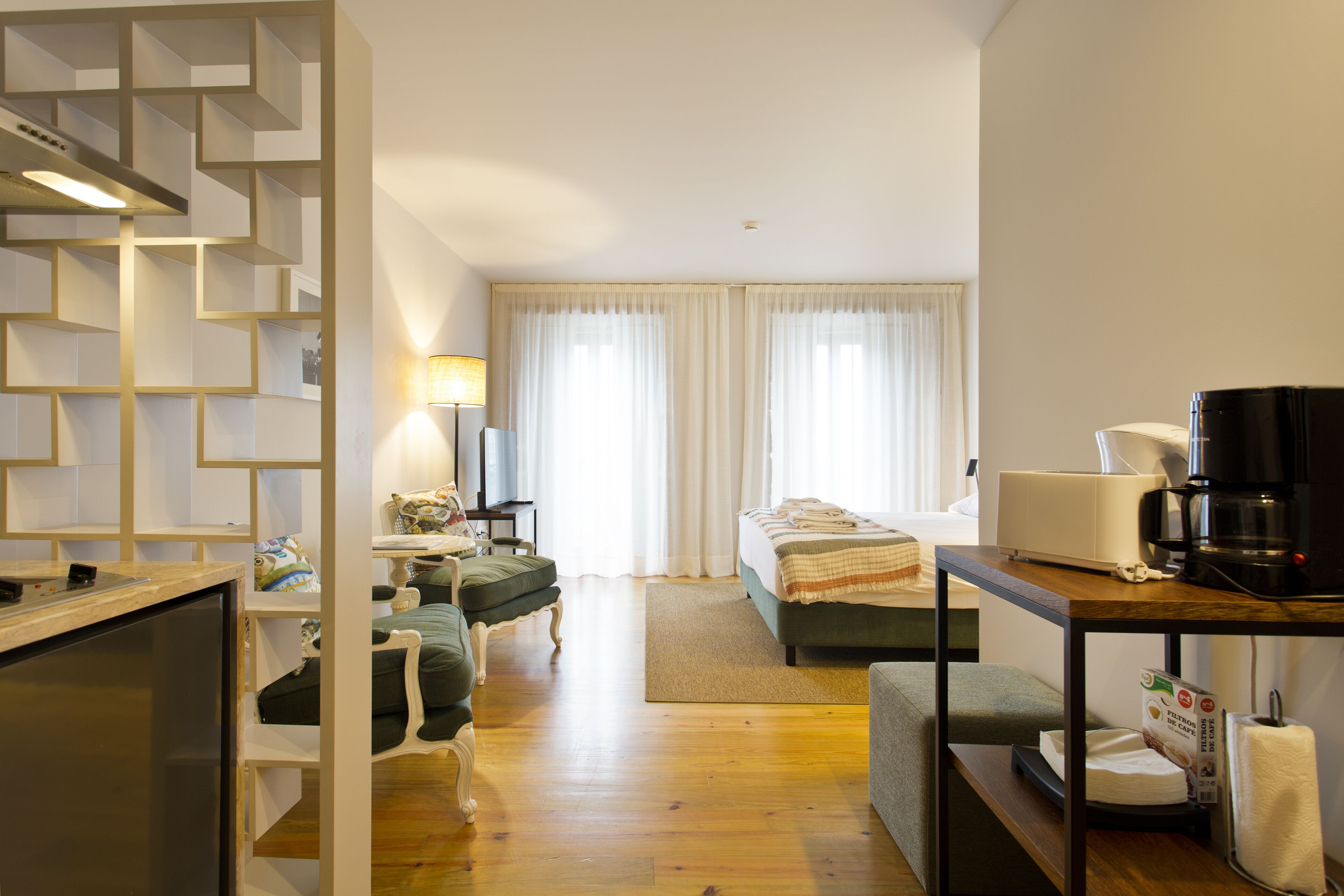 Monolocale Deluxe, 1 letto queen | Ferro/asse da stiro, culle/letti per bambini (gratuiti), Wi-Fi gratuito