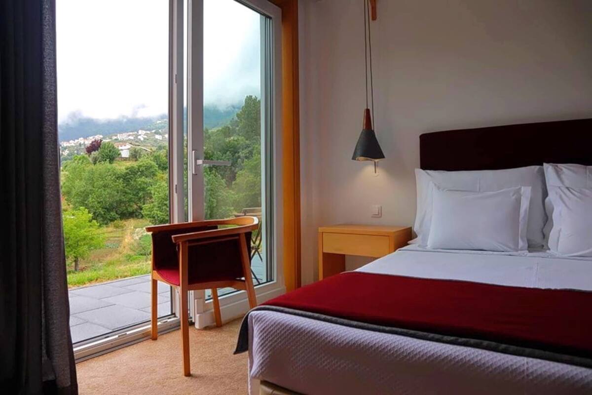 Double Room, Accessible | Meja, ruang kerja komputer riba, langsir/tirai gelap terus, kalis bunyi 