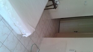 Standard Twin Room, Pool View | Rollaway beds (surcharge), WiFi (free), bed sheets - DENIZ PANSIYON (Fethiye)
